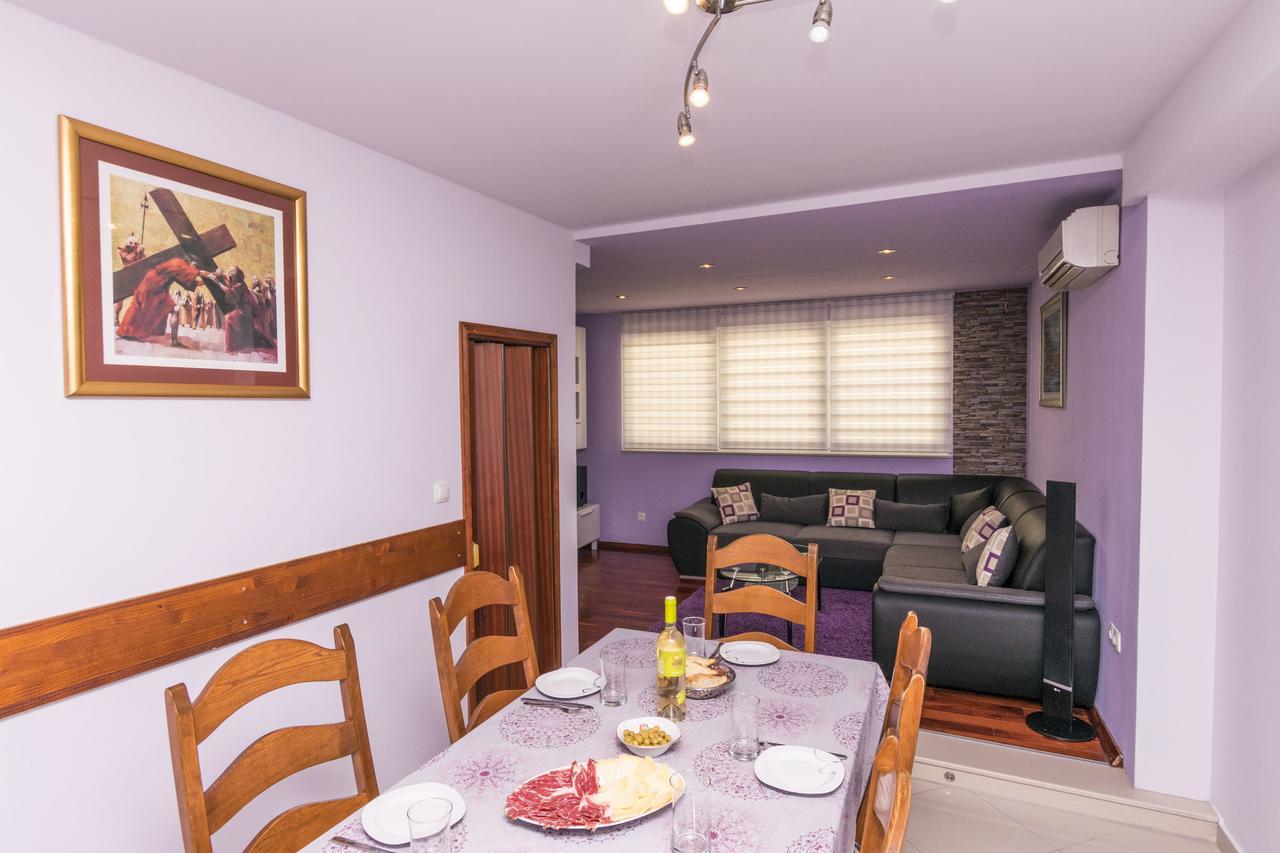 Apartments Mira Omis Exterior photo